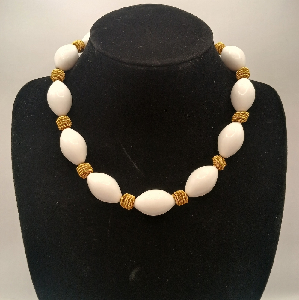 Vintage Talbots necklace with gold-tone wire spacers 8"